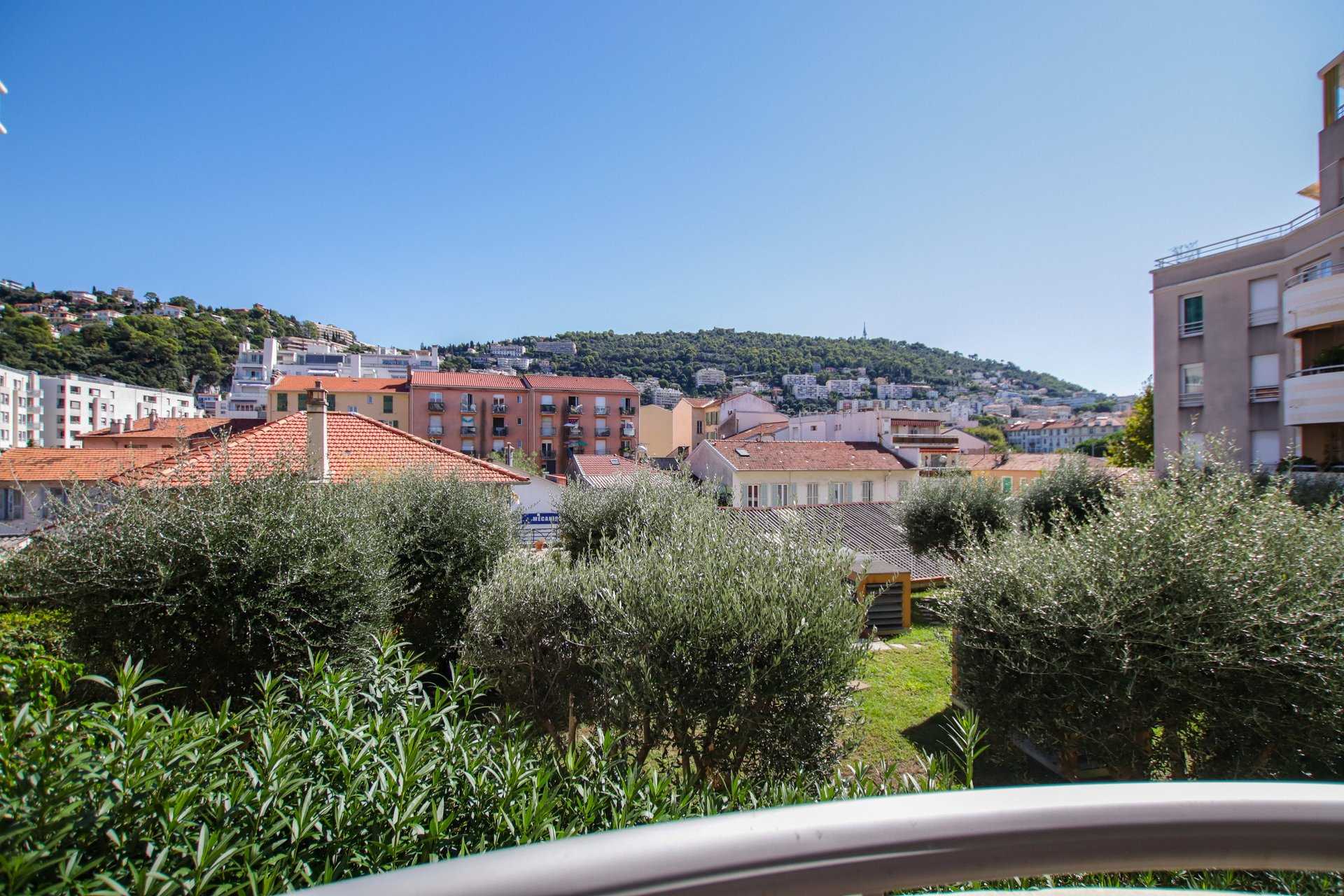 Condominium in Nice, Alpes-Maritimes 12024576
