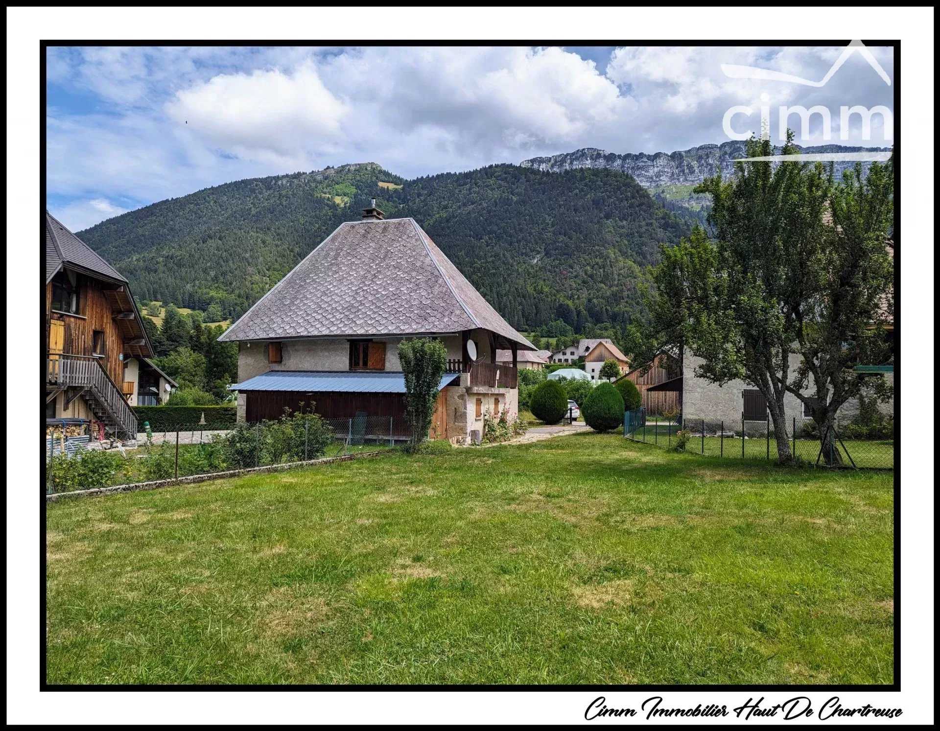 بيت في Saint-Pierre-d'Entremont, Auvergne-Rhone-Alpes 12024599