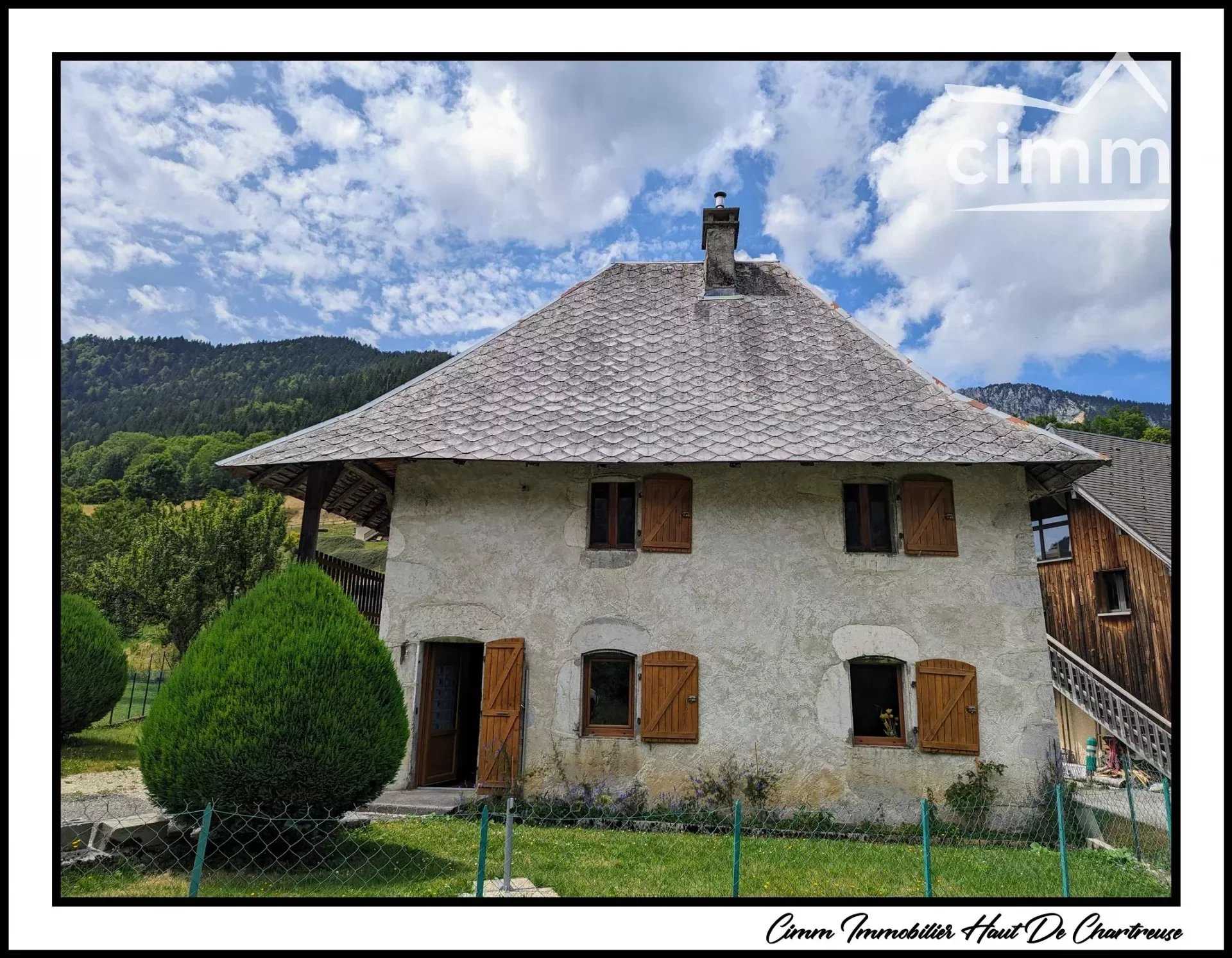 casa no Saint-Pierre-d'Entremont, Auvergne-Rhone-Alpes 12024599