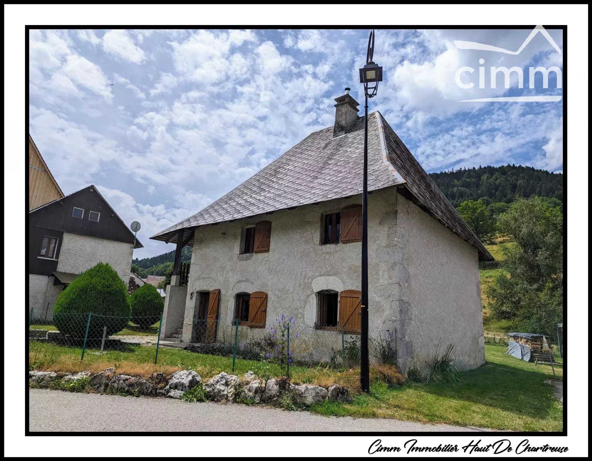 Dom w Saint-Pierre-d'Entremont, Owernia-Rodan-Alpy 12024599
