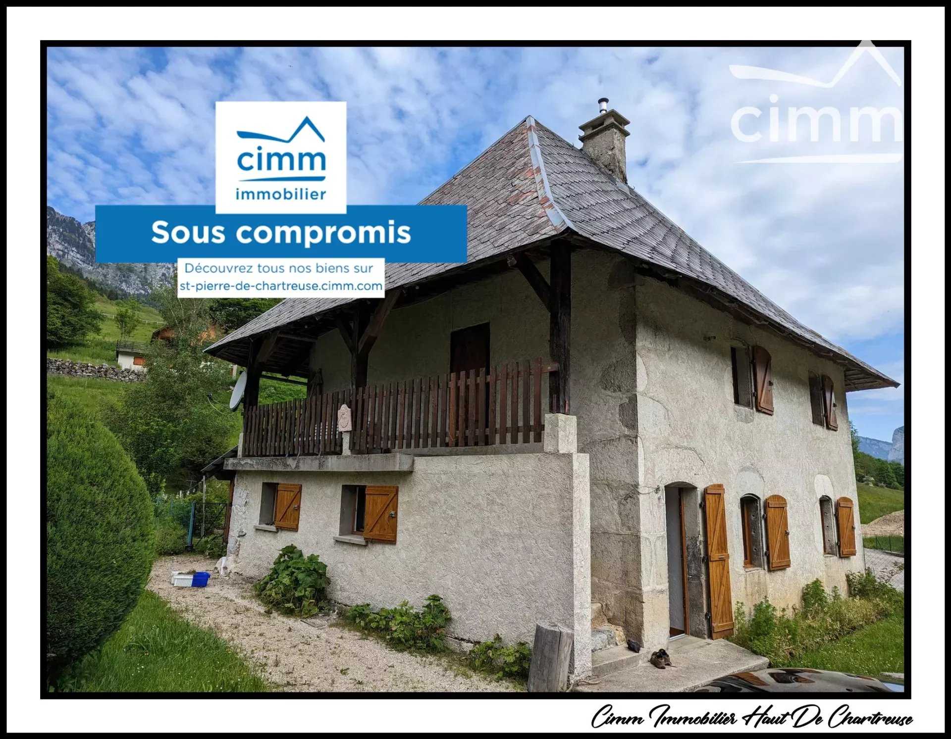 casa no Saint-Pierre-d'Entremont, Auvergne-Rhone-Alpes 12024599
