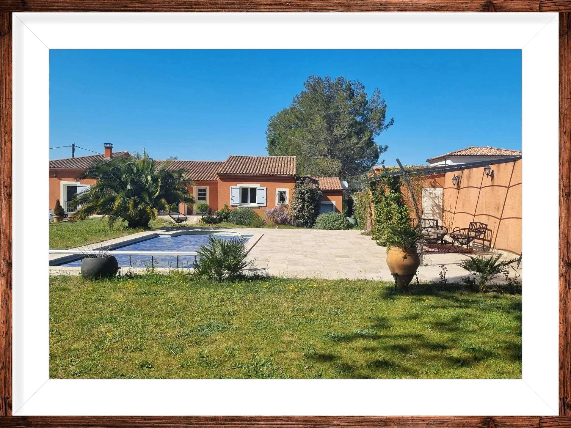 Huis in Mondragon, Provence-Alpes-Côte d'Azur 12024622