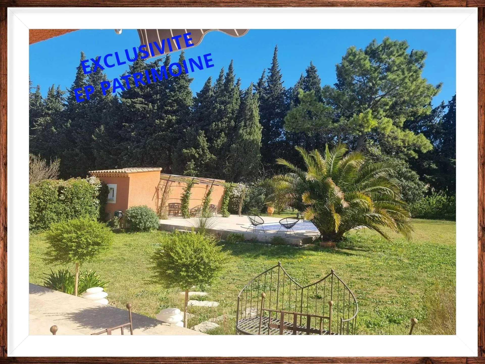 House in Mondragon, Provence-Alpes-Cote d'Azur 12024622