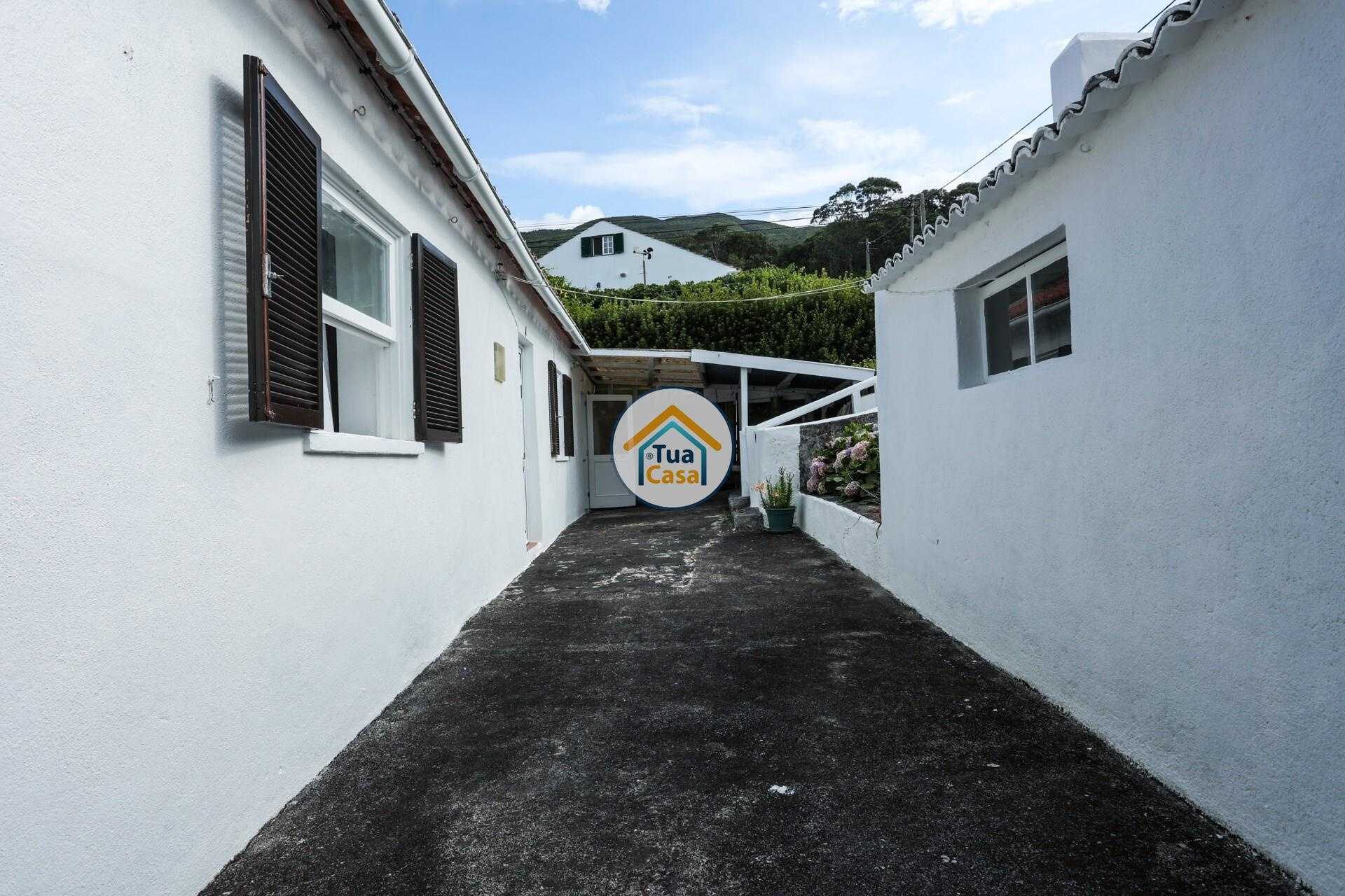 Casa nel Urzelina, Azores 12024785