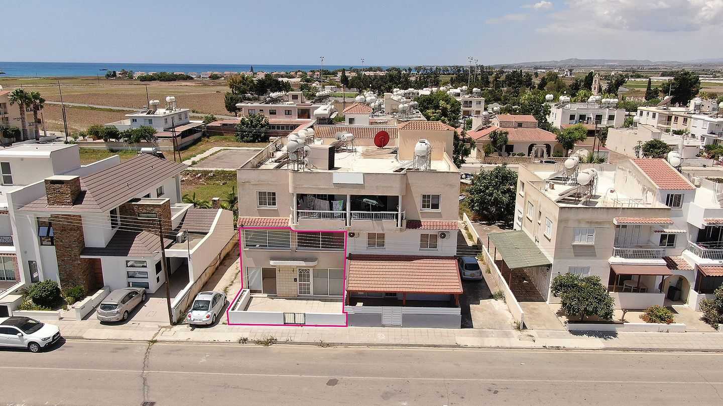 Condominium in Perivolia, Larnaca 12024901