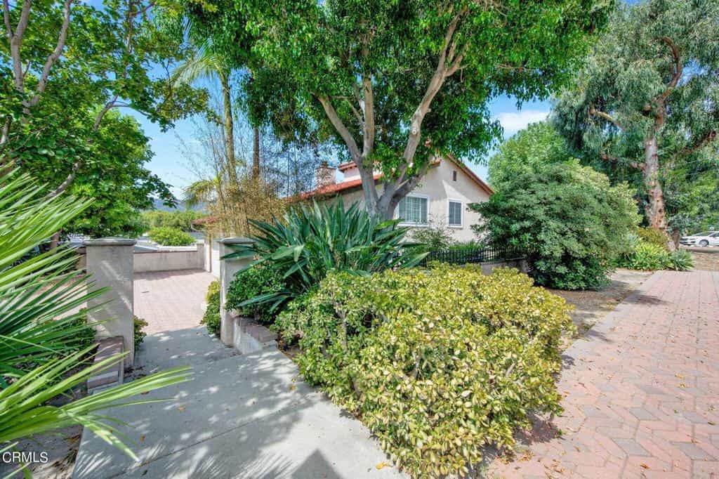 House in La Crescenta-Montrose, California 12026341