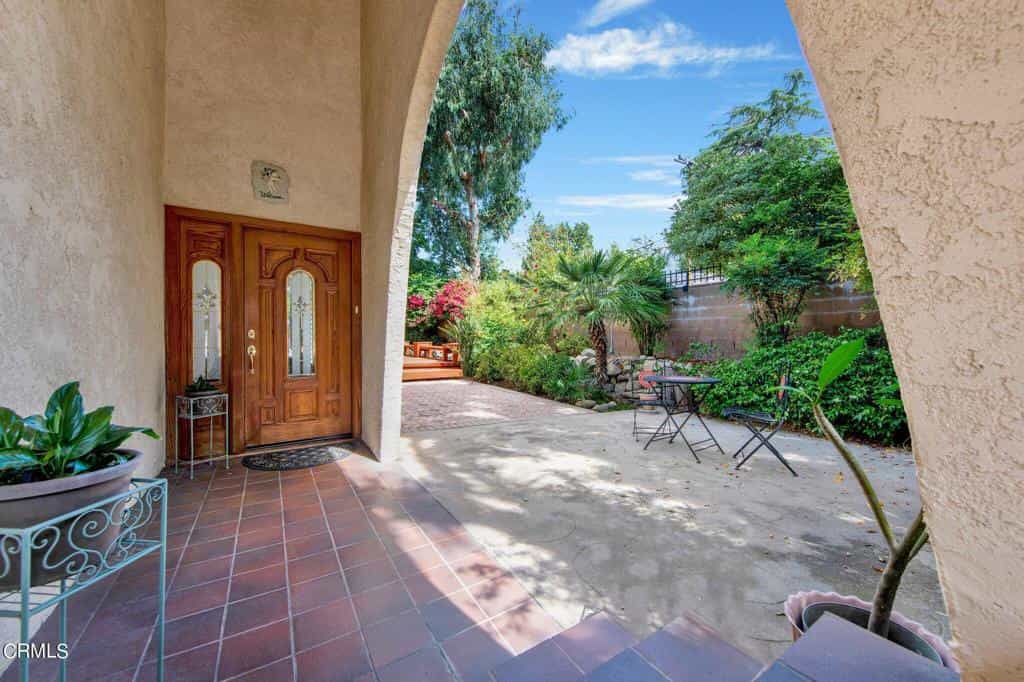 House in La Crescenta-Montrose, California 12026341