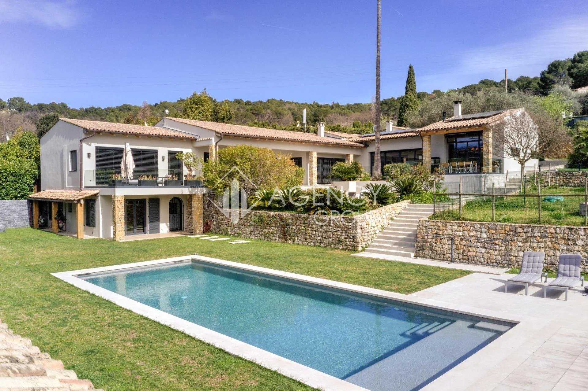 House in Mougins, Provence-Alpes-Cote d'Azur 12026589