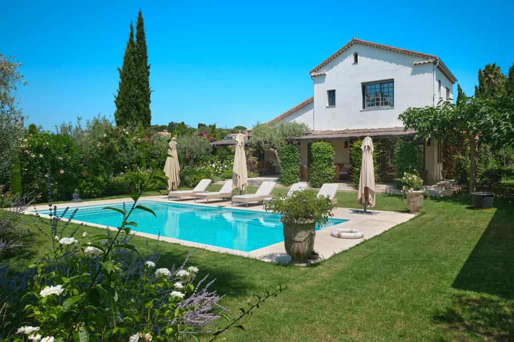 House in Antibes, Provence-Alpes-Cote d'Azur 12026592