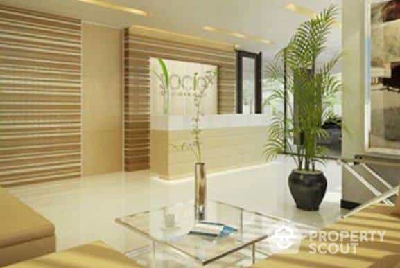 Condominium in Pathum Wan, Krung Thep Maha Nakhon 12026765