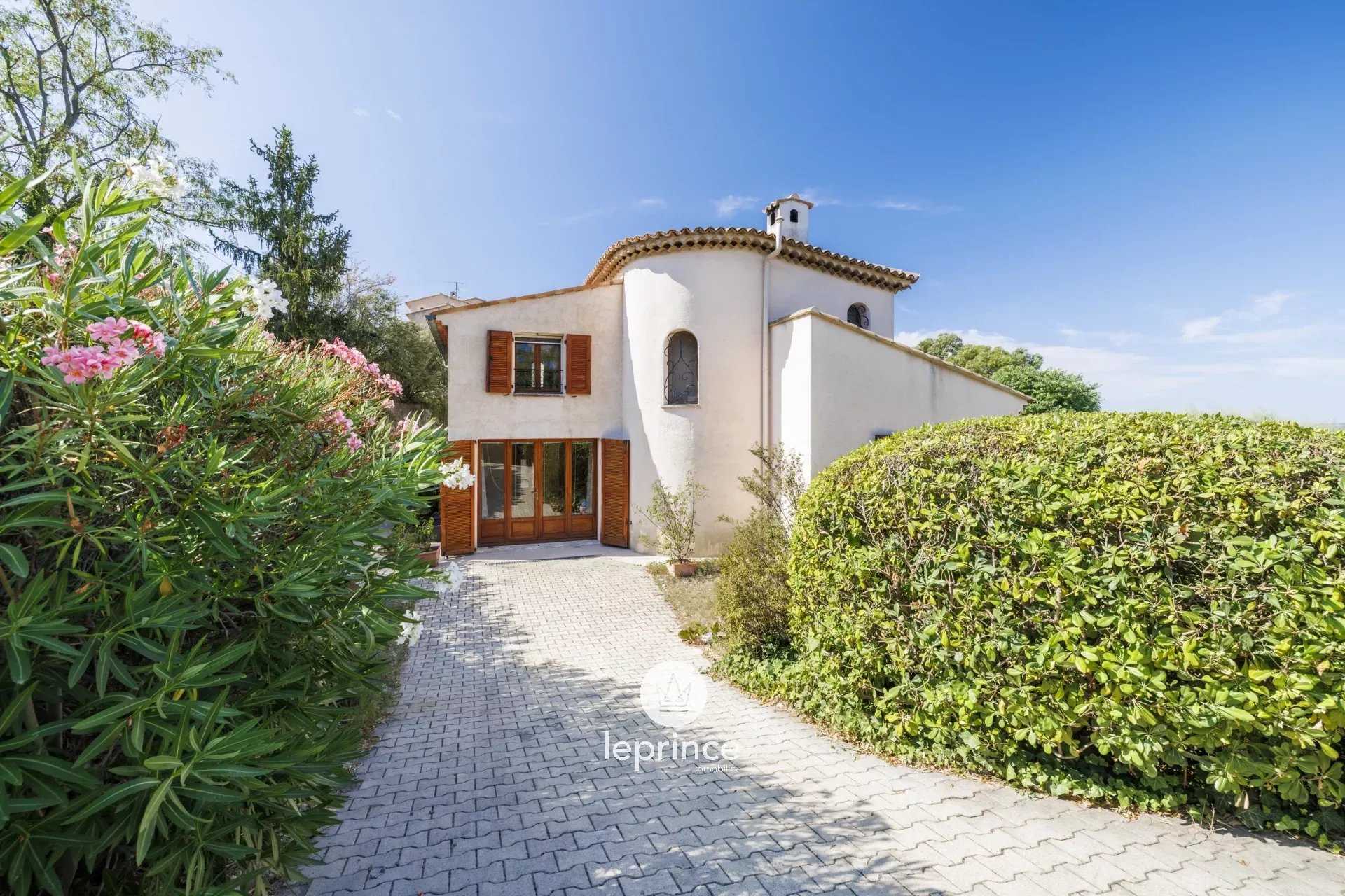 Rumah di Saint-Roman, Provence-Alpes-Cote d'Azur 12026843