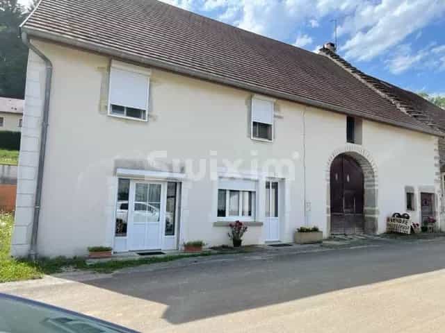 casa en Orgelet, Bourgogne-Franche-Comte 12026845