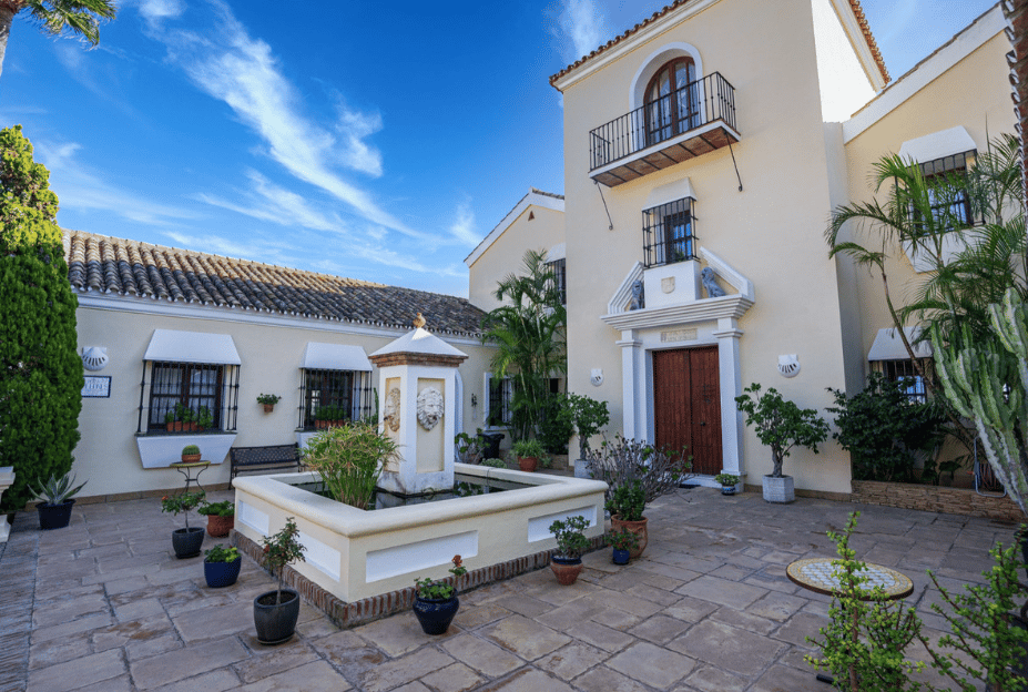 房子 在 Castillo de Sabinillas, Andalusia 12027036