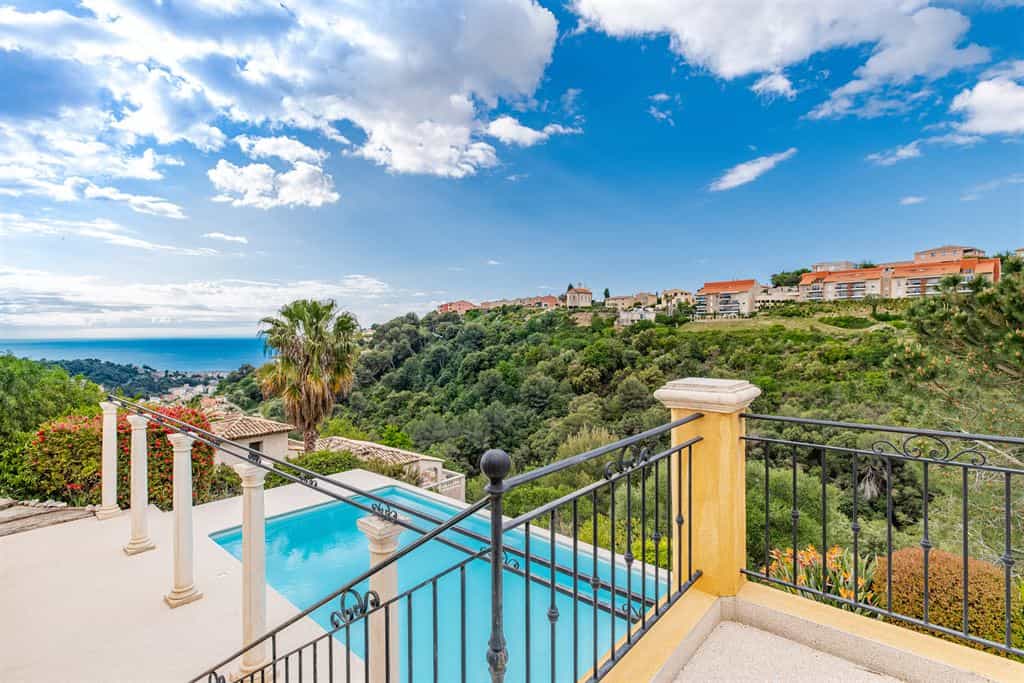House in Nice, Provence-Alpes-Cote d'Azur 12027990