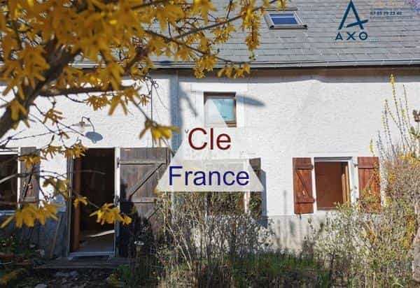 Huis in Saint-Bonnet-pres-Orcival, Auvergne-Rhône-Alpes 12028599