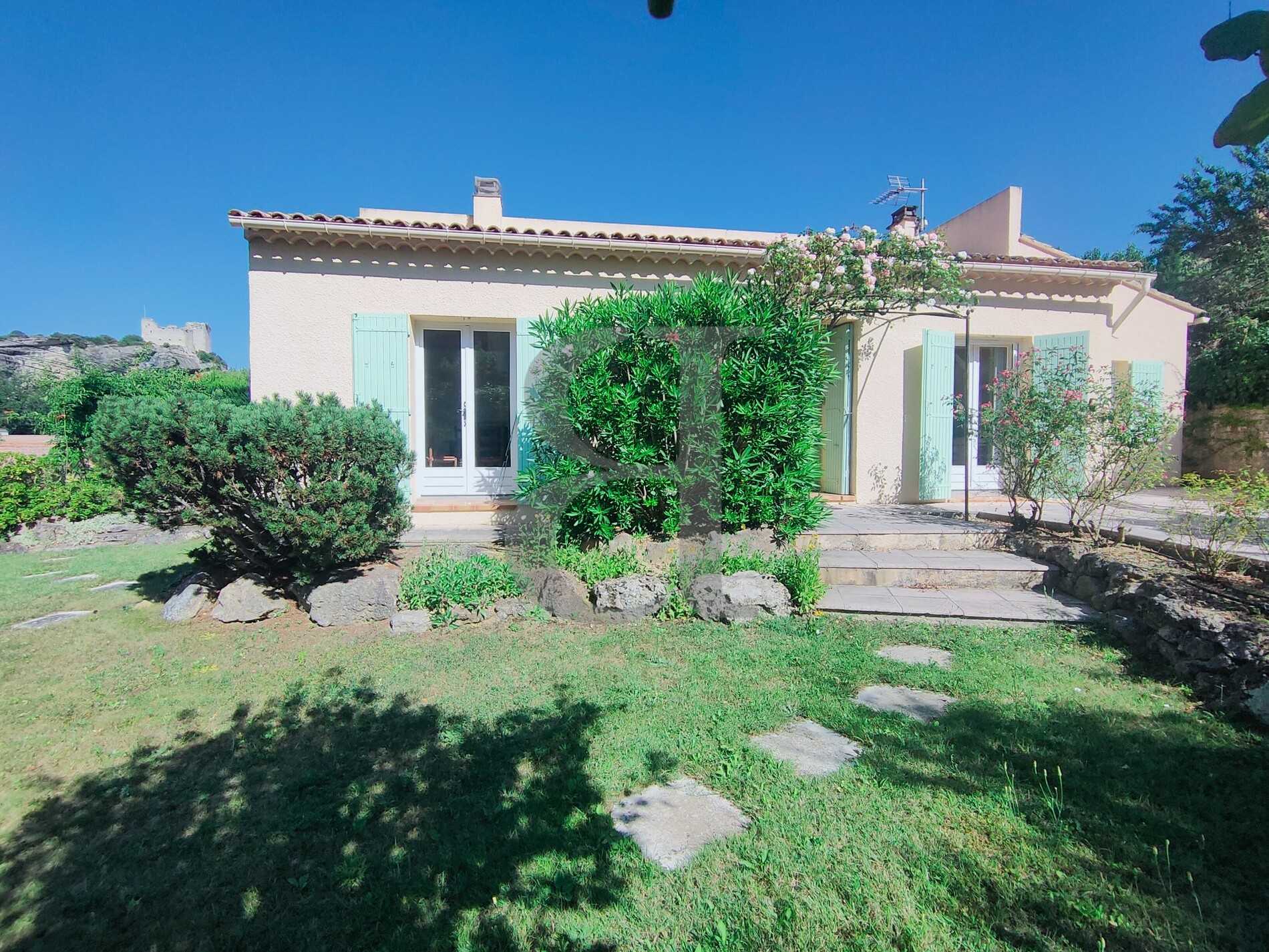 House in Vaison-la-Romaine, Provence-Alpes-Cote d'Azur 12028743
