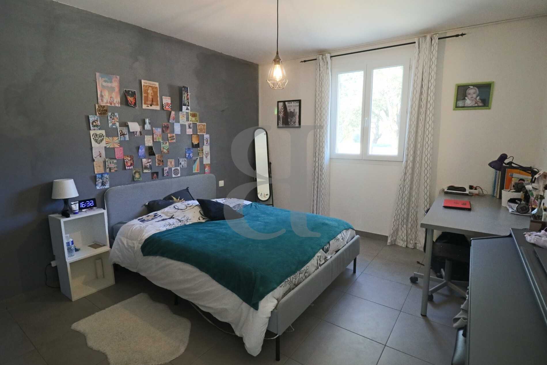 Casa nel Vaison-la-Romaine, Provence-Alpes-Côte d'Azur 12028744