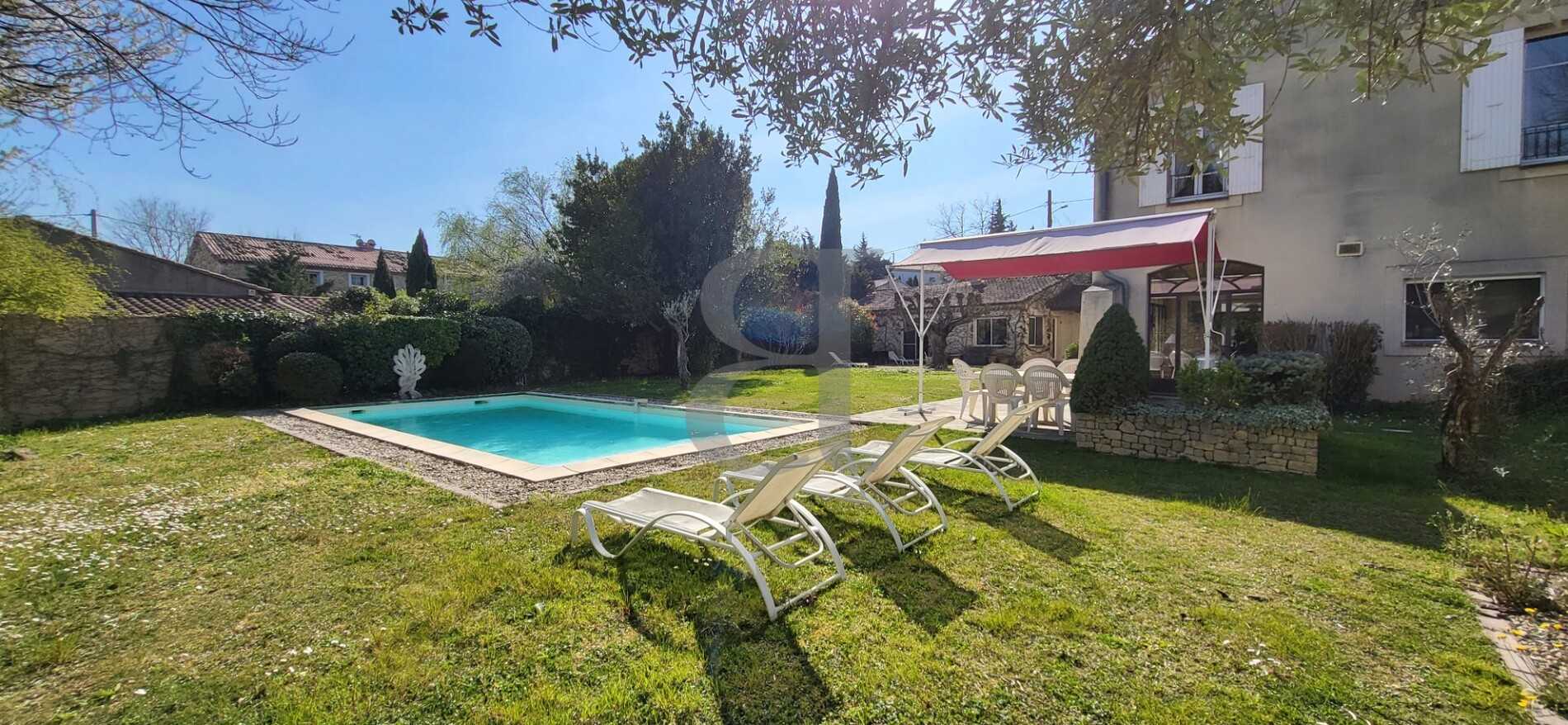 Dom w Bedarrides, Provence-Alpes-Cote d'Azur 12028746