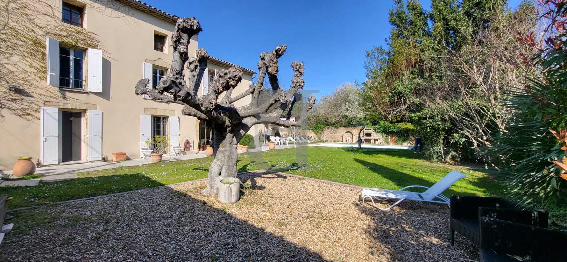 بيت في Bedarrides, Provence-Alpes-Cote d'Azur 12028746