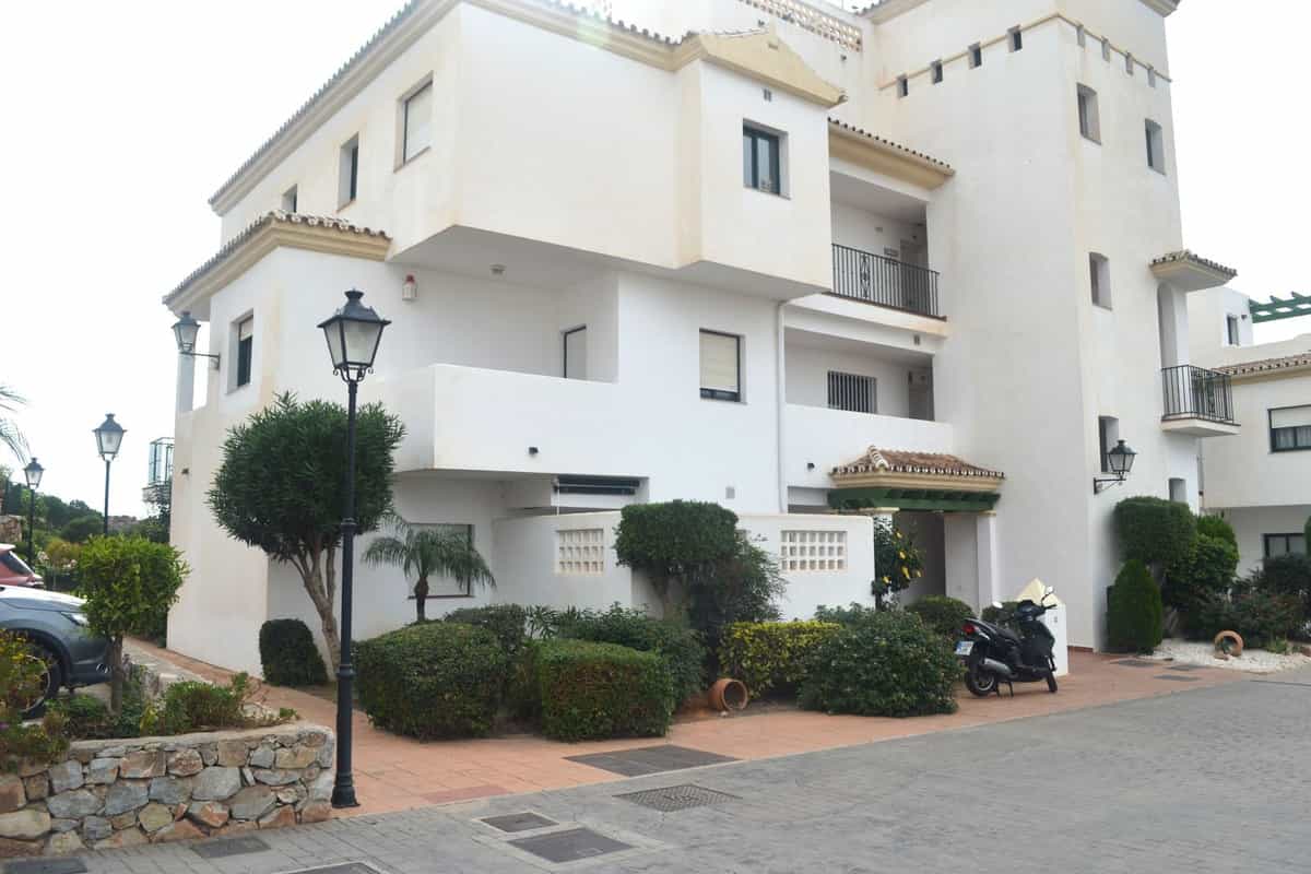 Condominio en Alhaurín el Grande, Andalucía 12029518