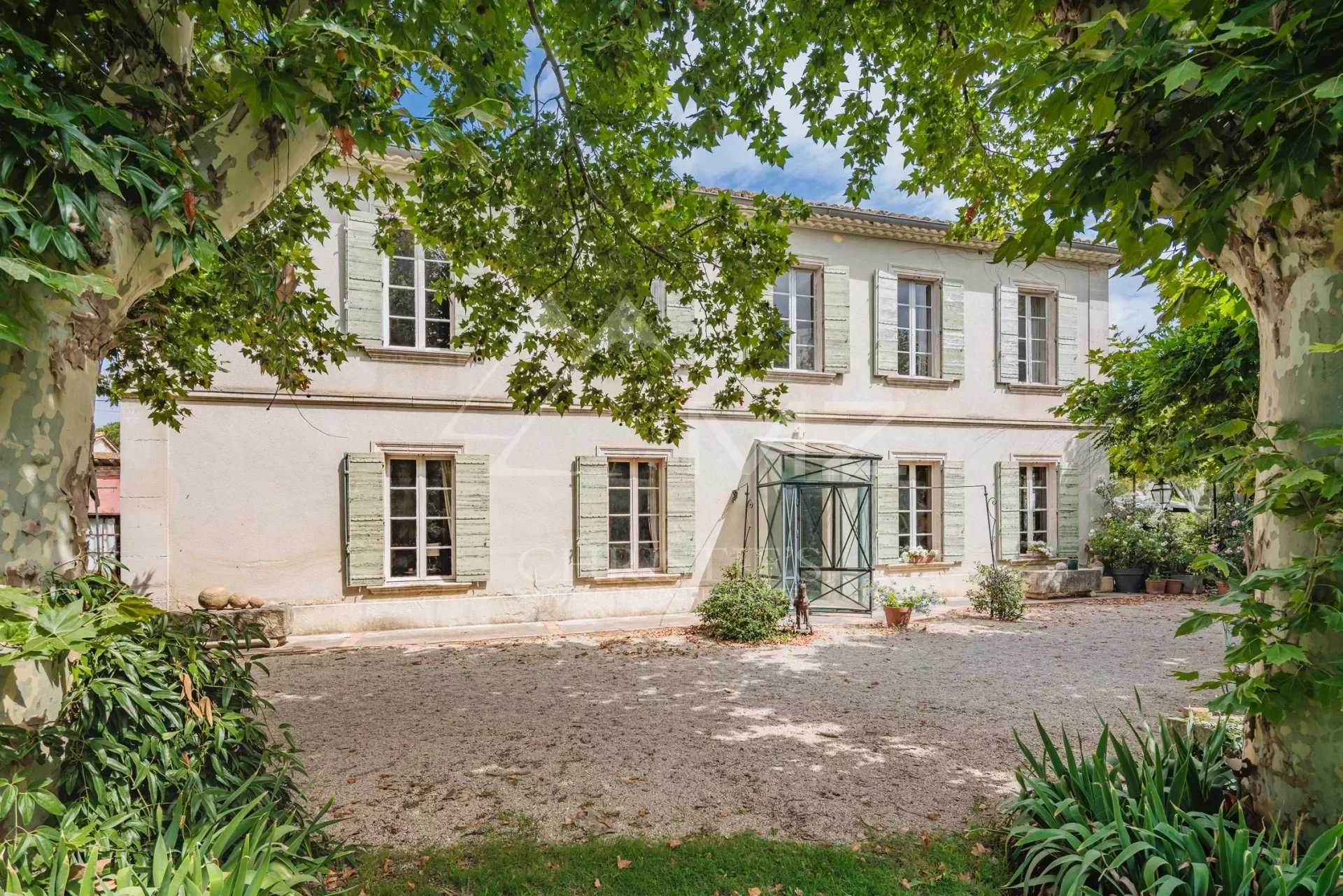 House in Avignon, Provence-Alpes-Cote d'Azur 12030359