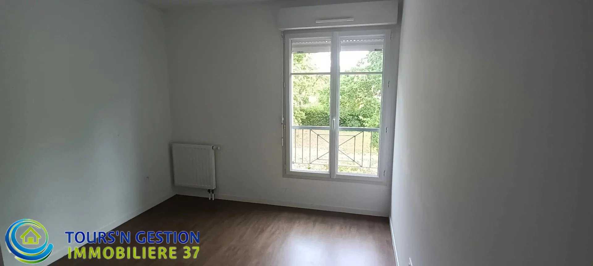 公寓 在 Saint-Avertin, Centre-Val de Loire 12030424