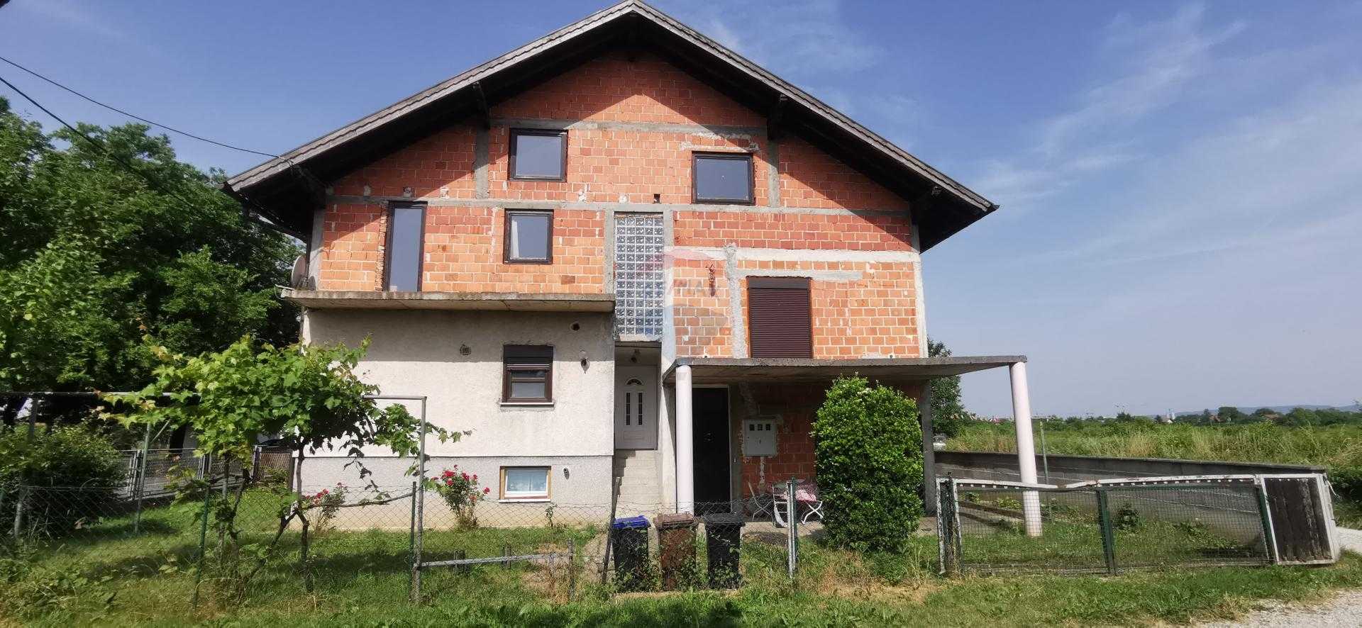rumah dalam Zadvorsko, Zagreb, Grad 12030859