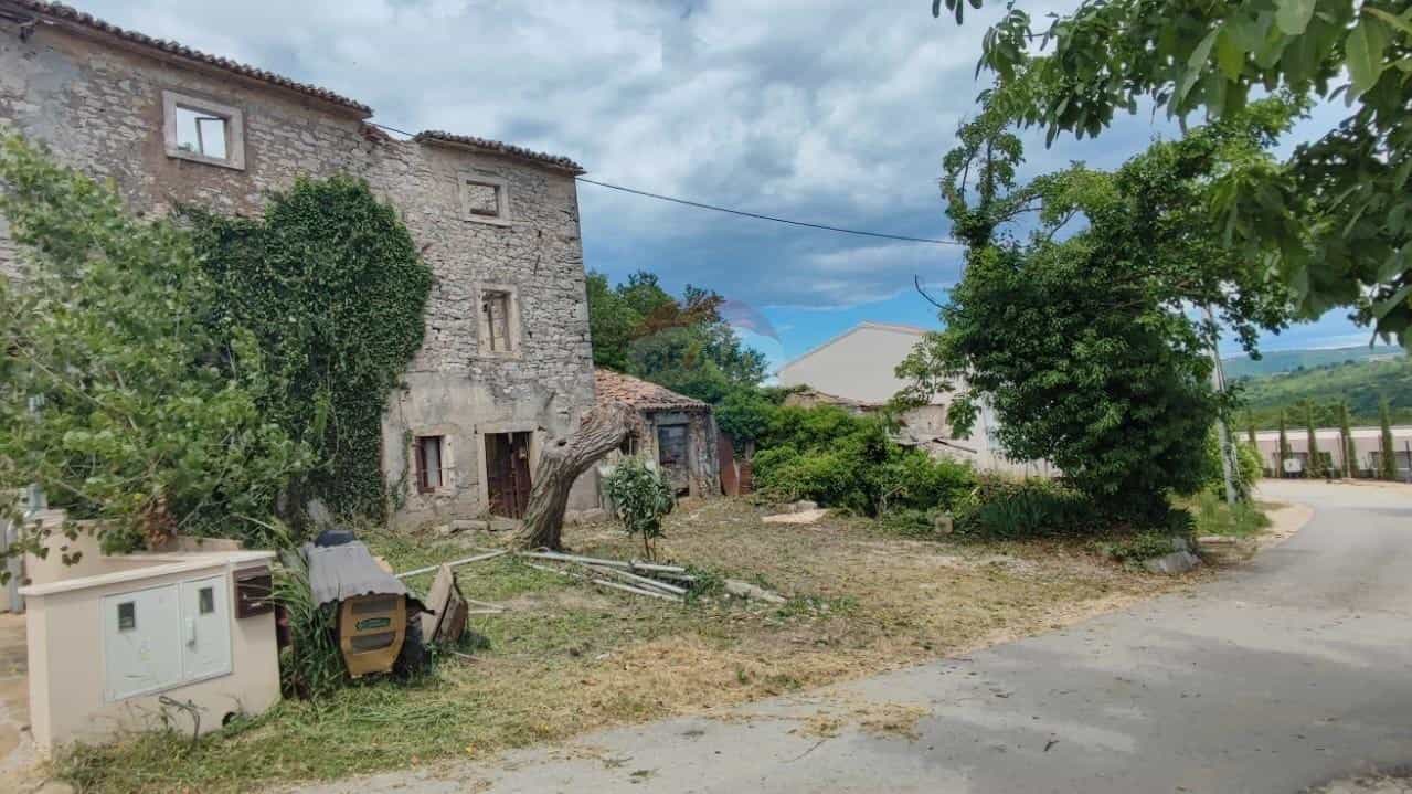 σπίτι σε Krasica, Istarska županija 12030866