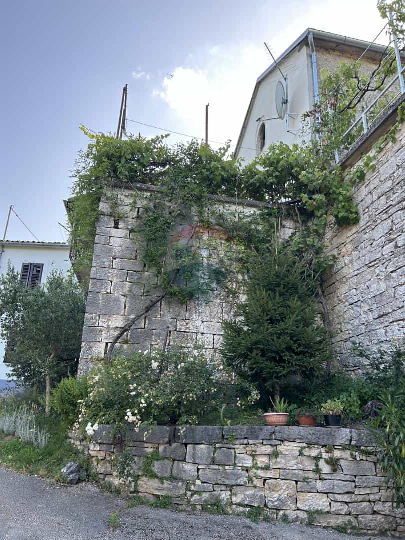 House in Pazin, Istarska Zupanija 12030874