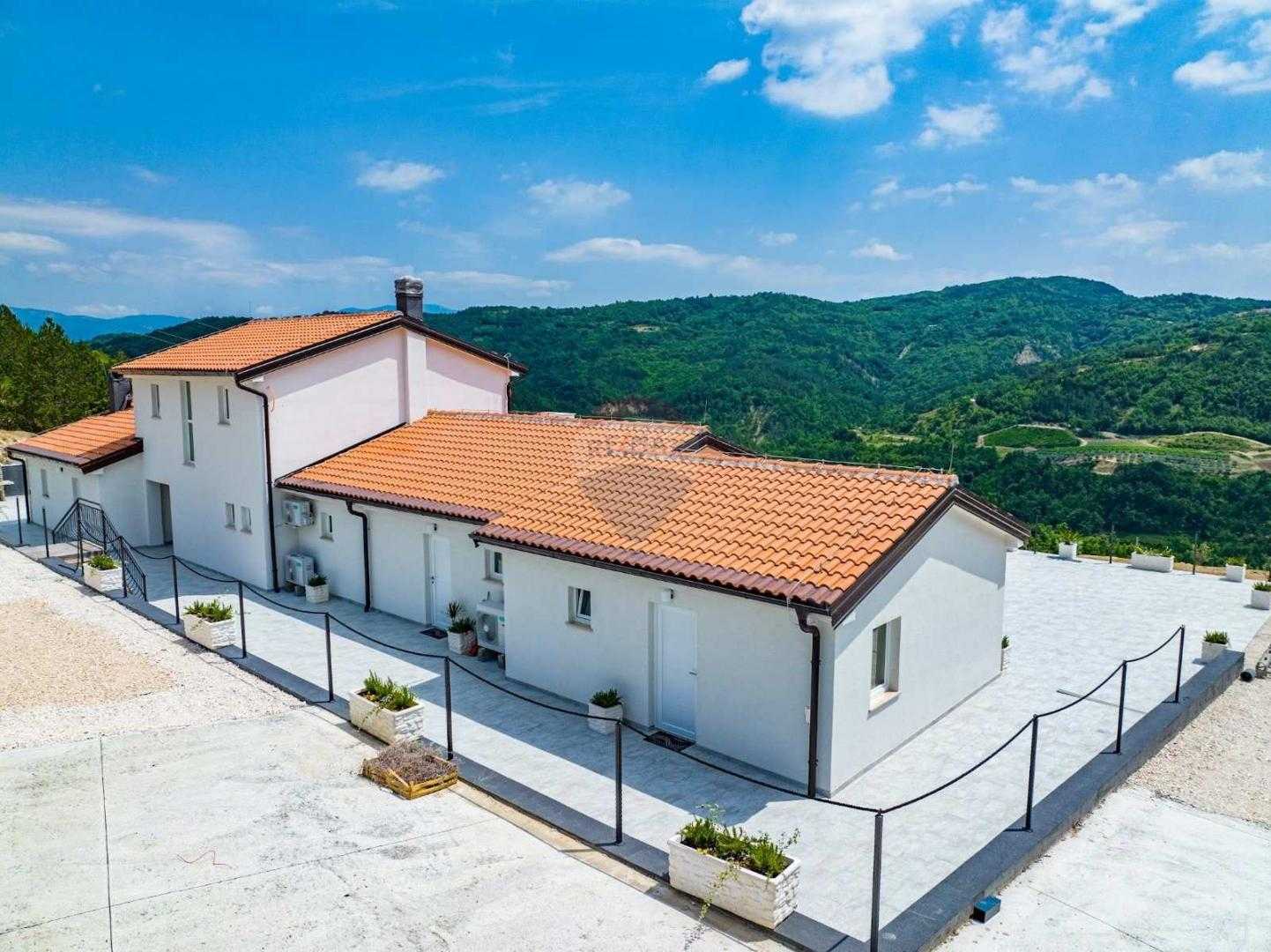 House in Draguć, Istarska županija 12030974