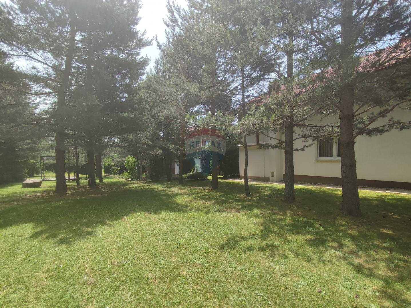 房子 在 Otočac, Ličko-senjska županija 12031059