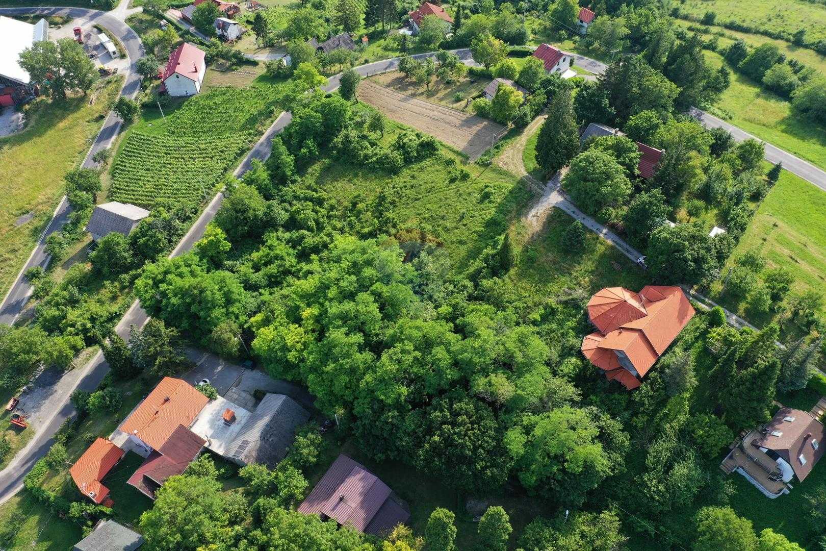 Land im Plešivica, Zagrebačka županija 12031087