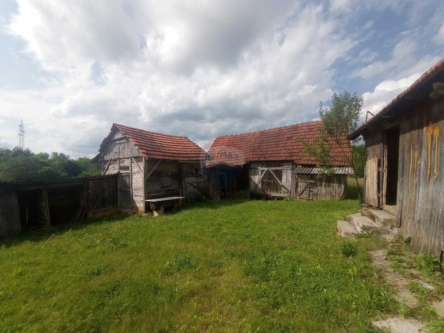 房子 在 Mateško Selo, Karlovačka županija 12031161
