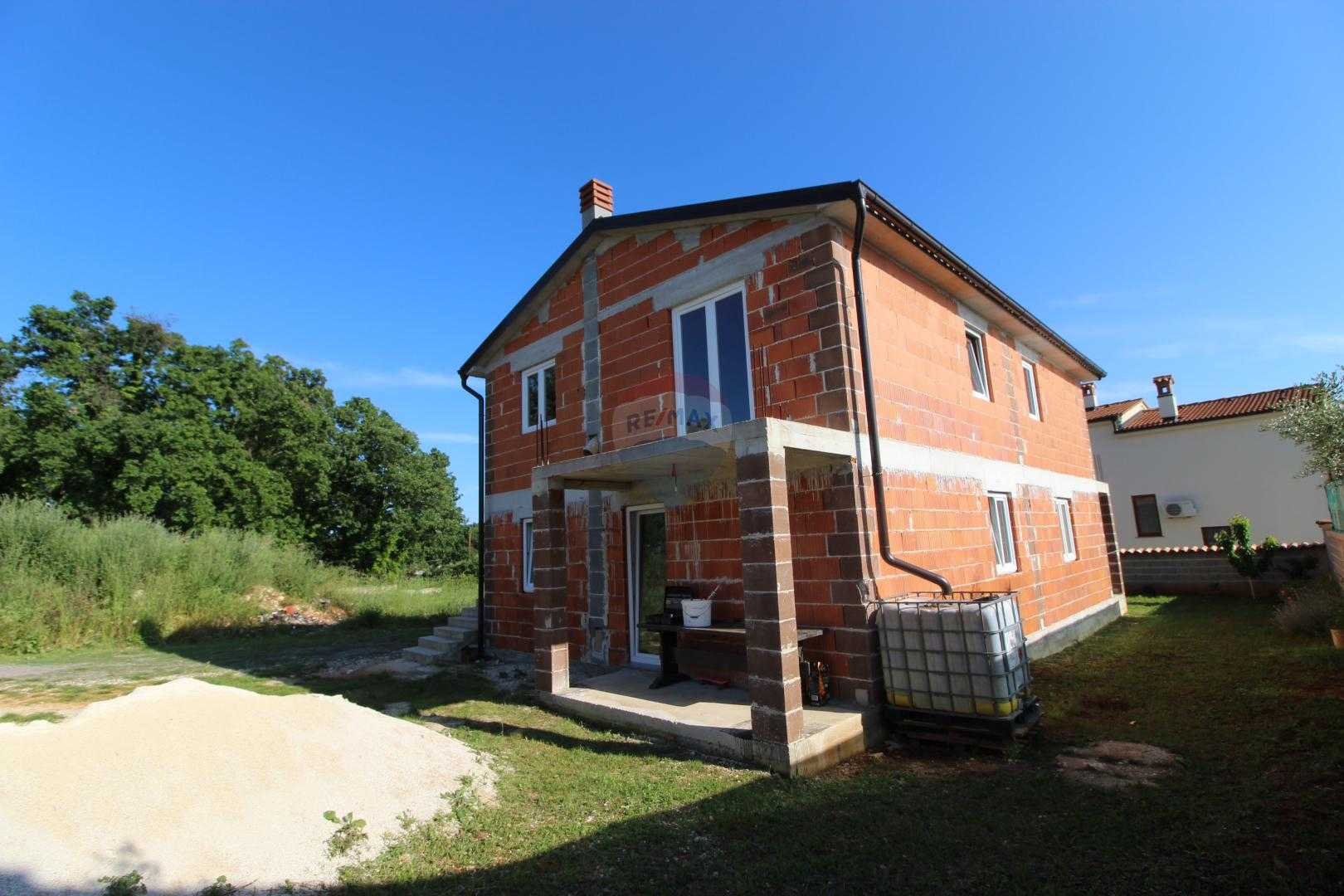Будинок в Galižana, Istarska županija 12031353