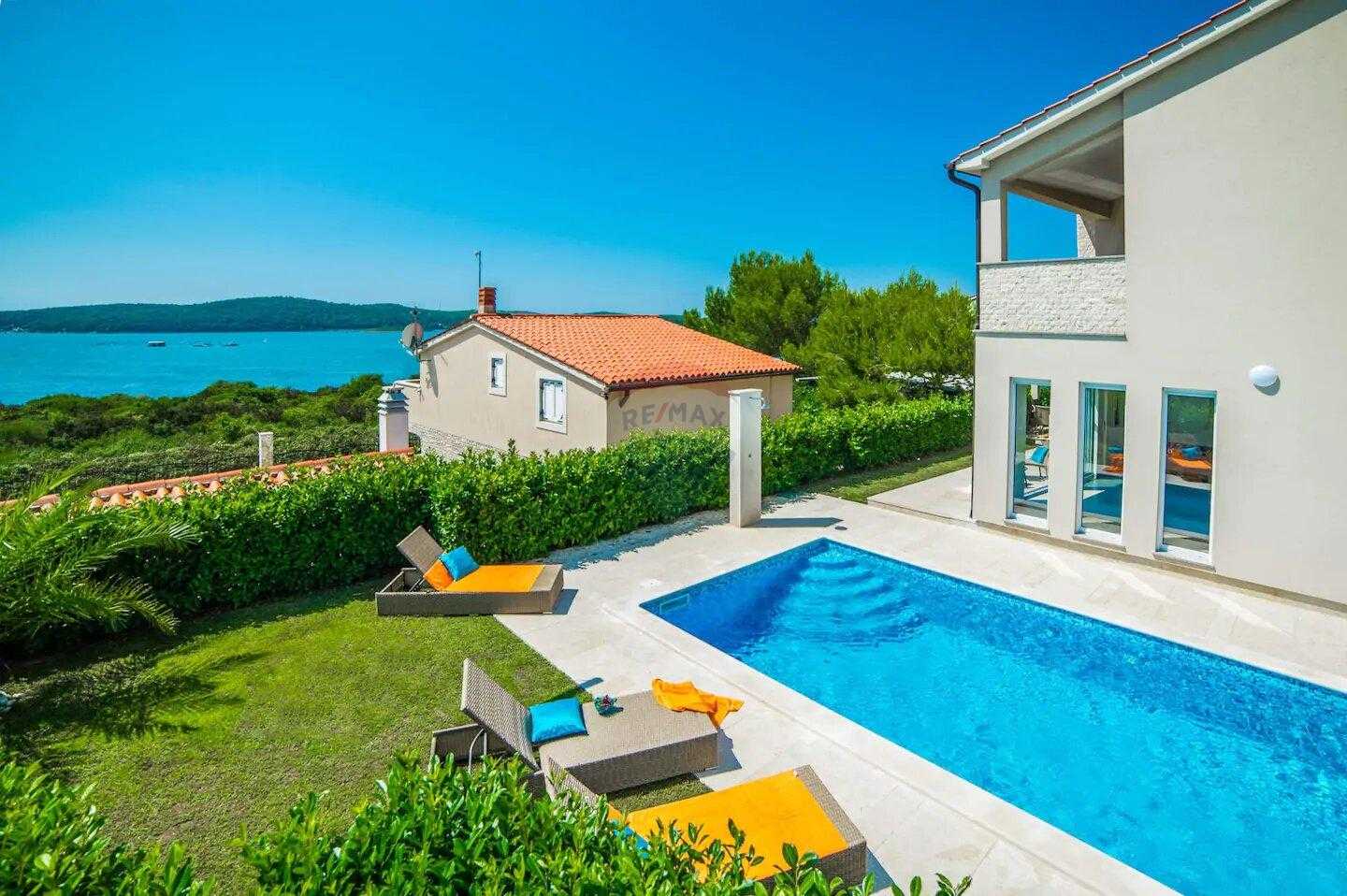 بيت في Pomer, Istarska županija 12031356