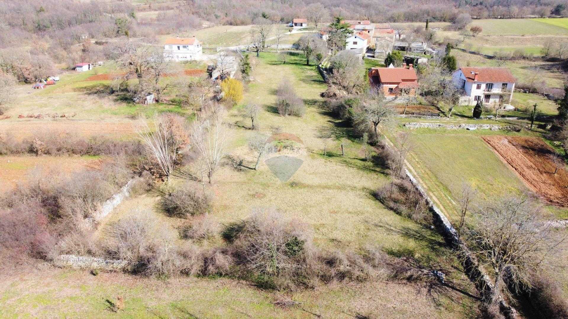 Land in Zminj, Istarska Zupanija 12031387