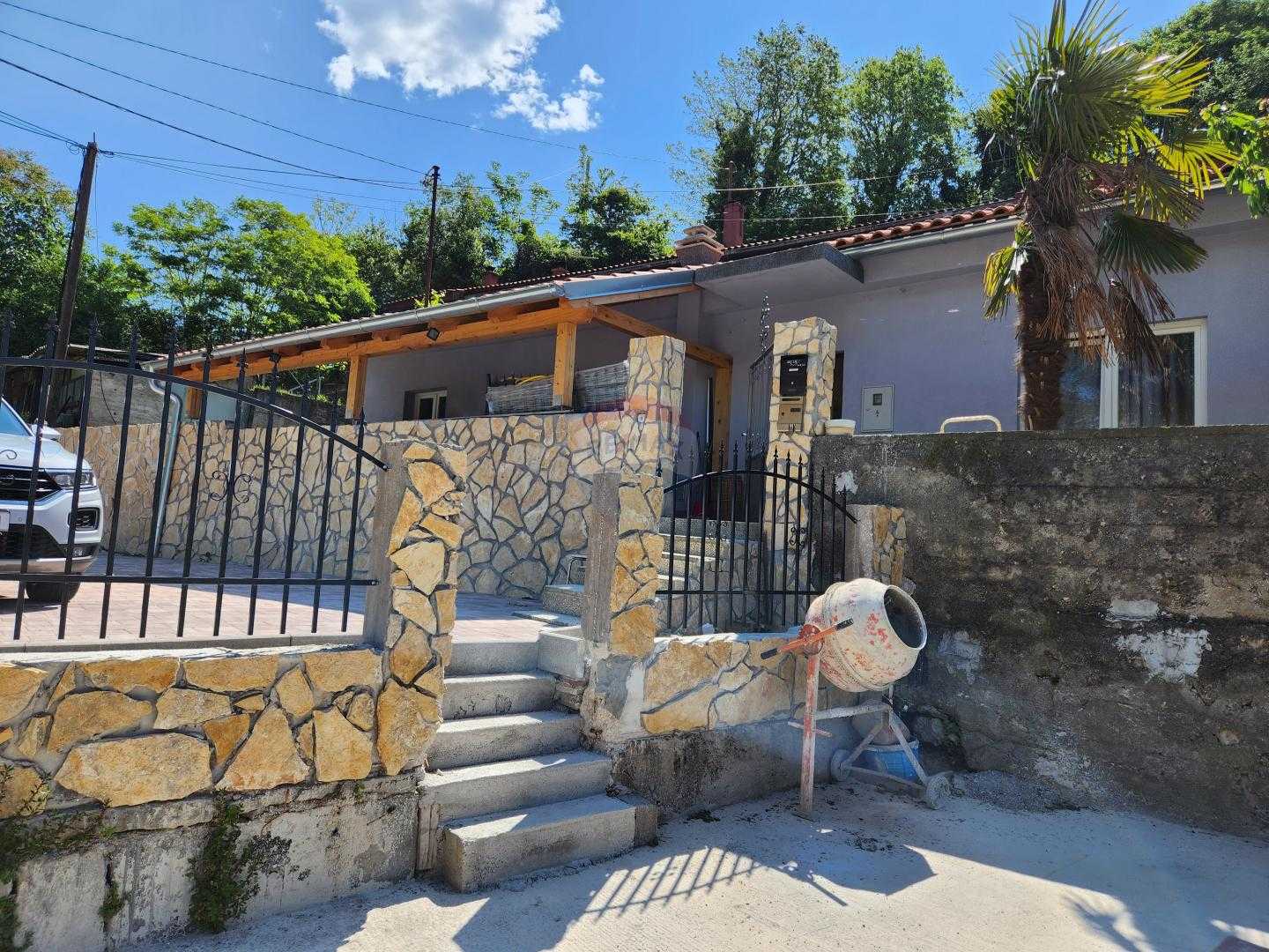 بيت في Rijeka, Primorsko-goranska županija 12031421