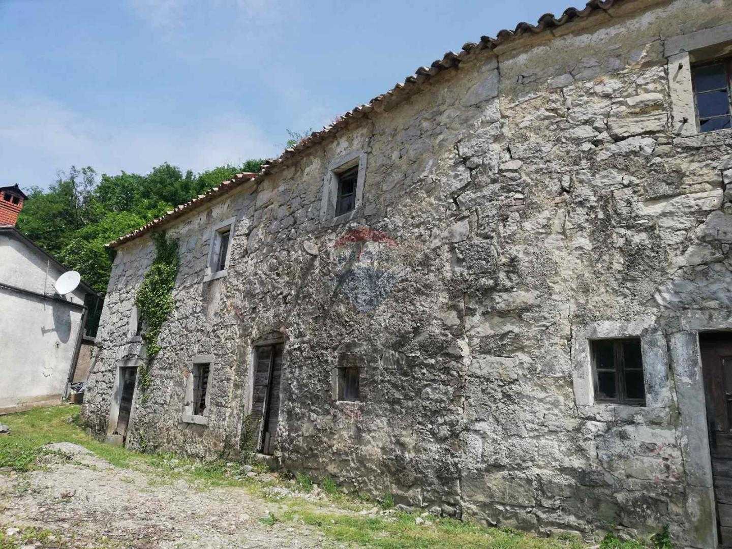 loger dans Lupoglav, Istarska Zupanija 12031484