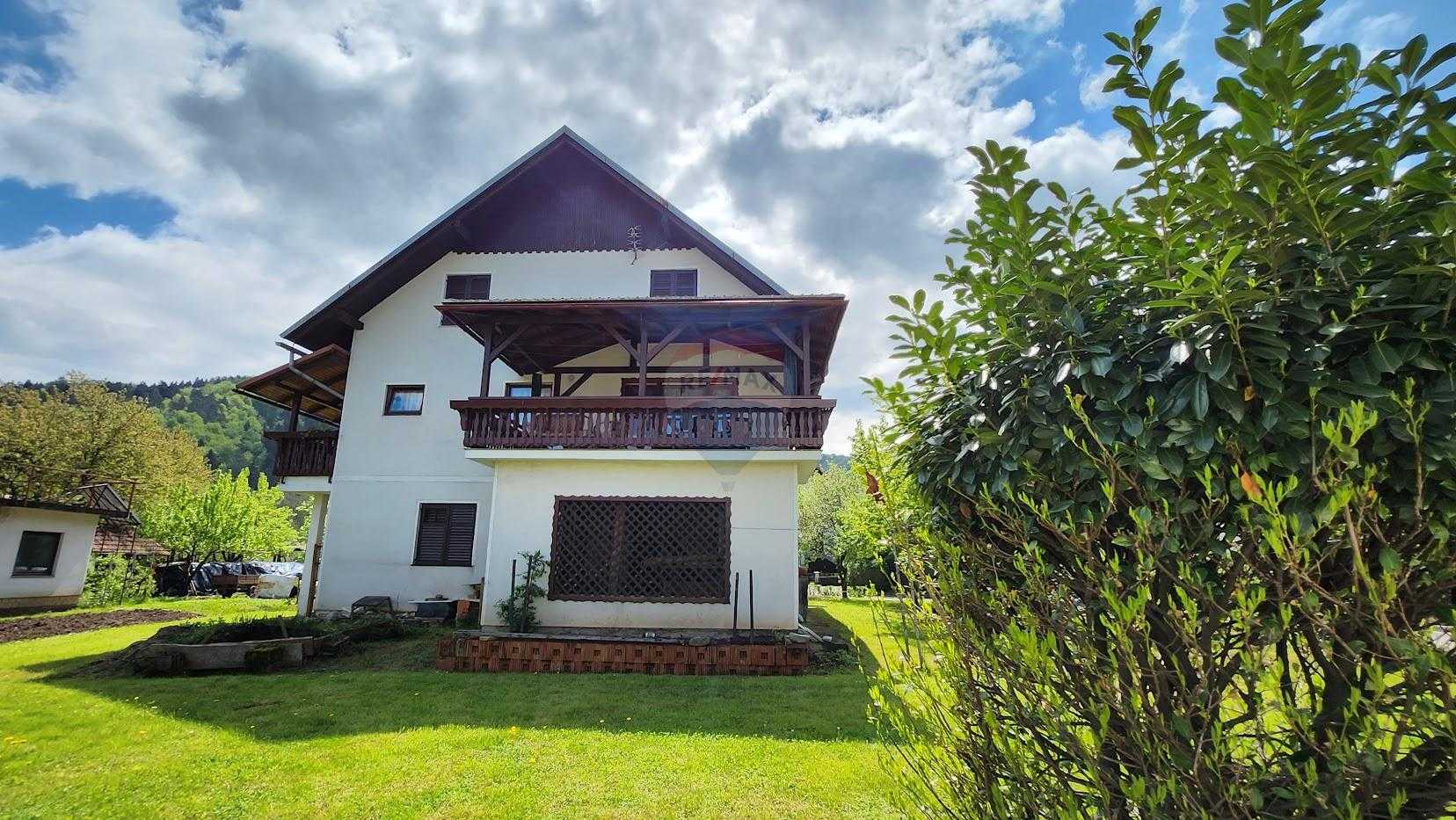 بيت في Brod Na Kupi, Primorsko-goranska županija 12031531