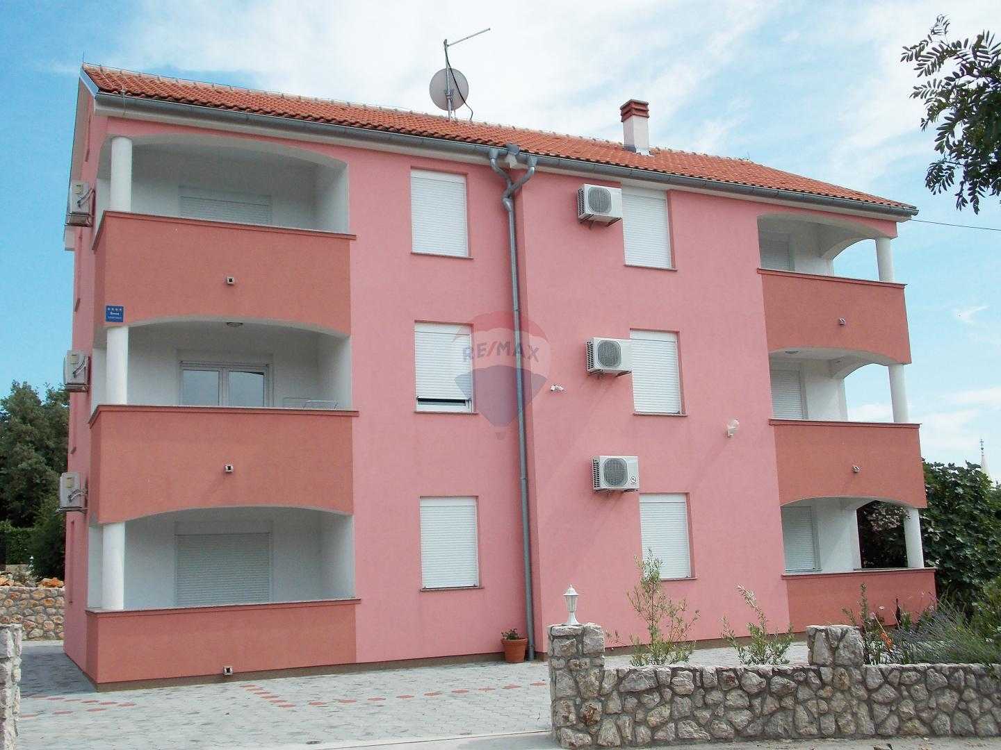 房子 在 Malinska, Primorsko-goranska županija 12031541