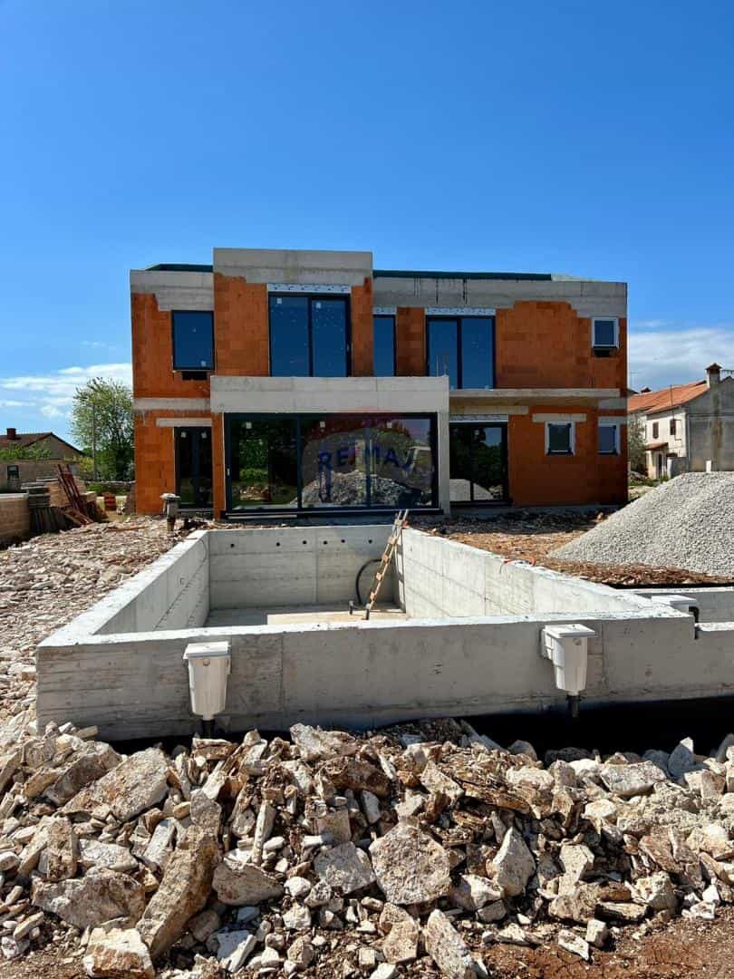 casa en Marcana, Istarska Županija 12031557