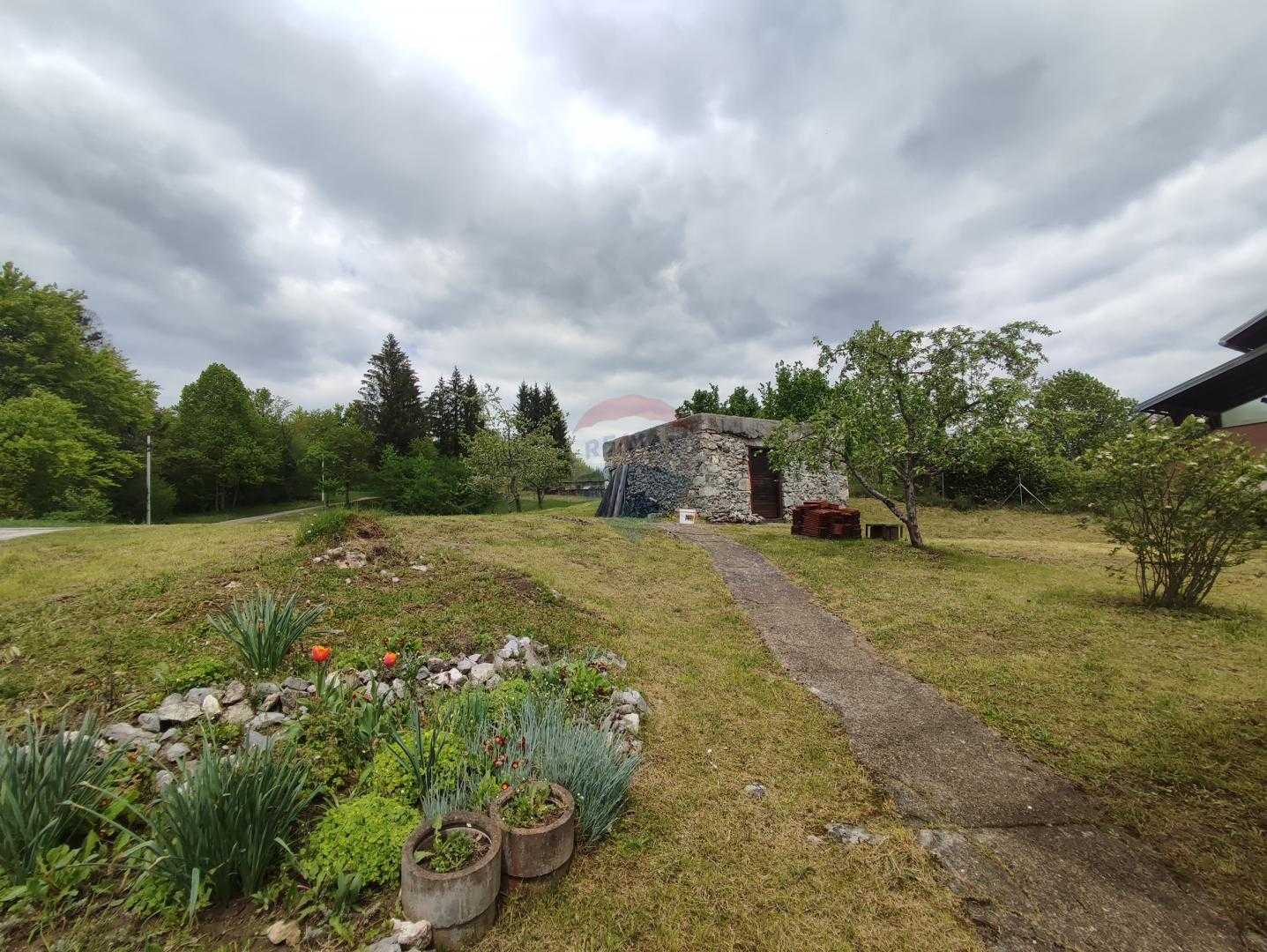 房子 在 Lukovdol, Primorsko-goranska županija 12031564