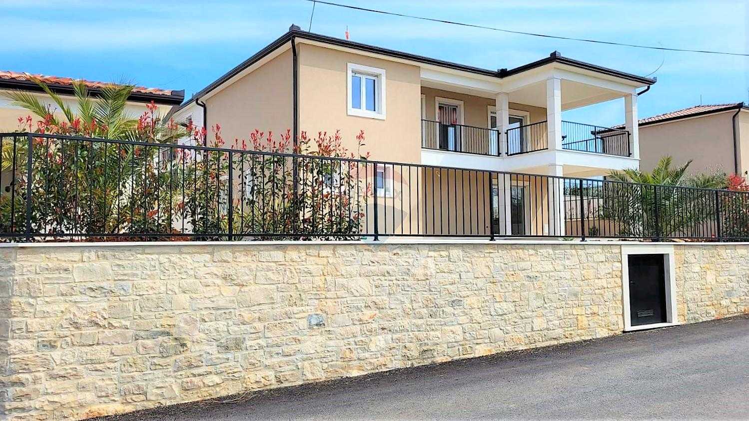 casa en Úmag, Istarska Županija 12031758