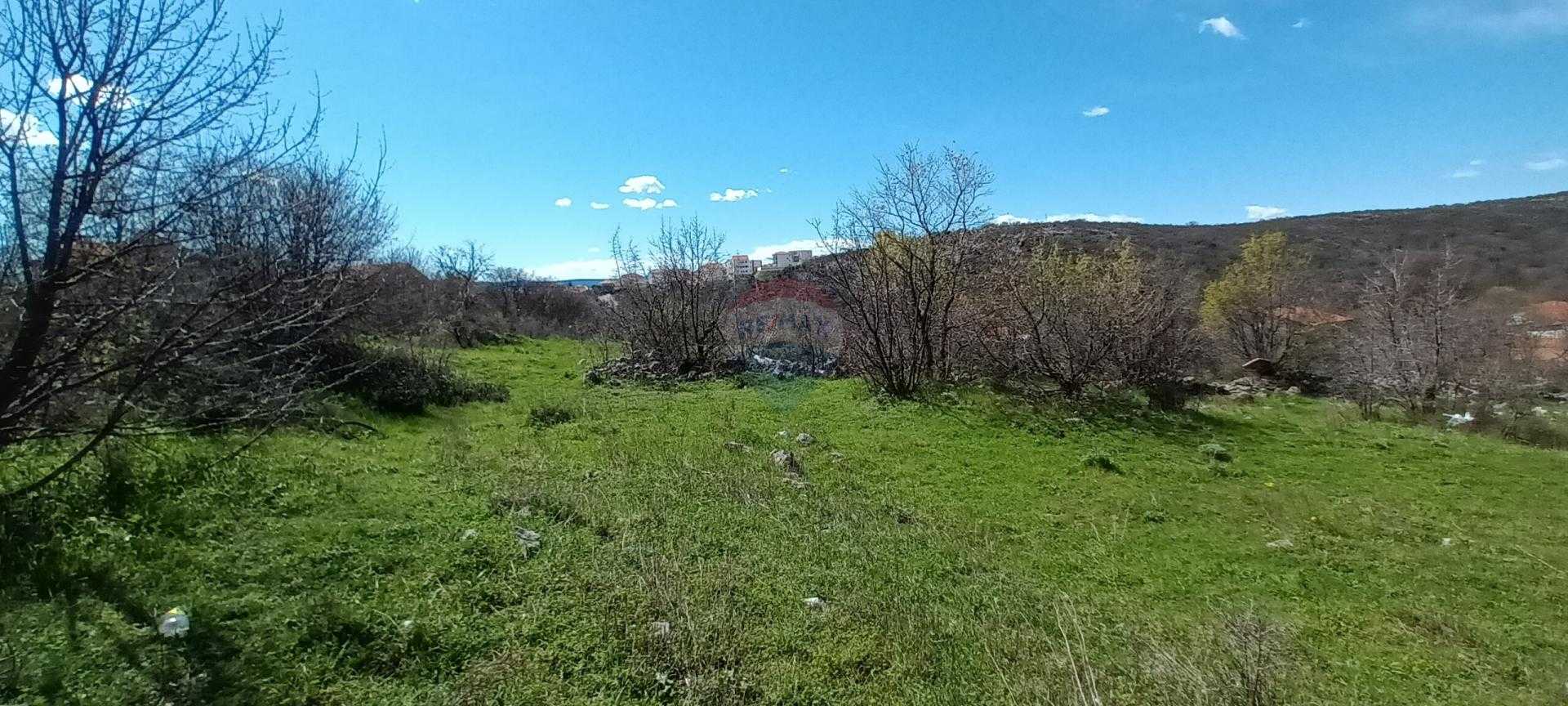 Tanah dalam Novi Vinodolski, Primorsko-Goranska Zupanija 12031915