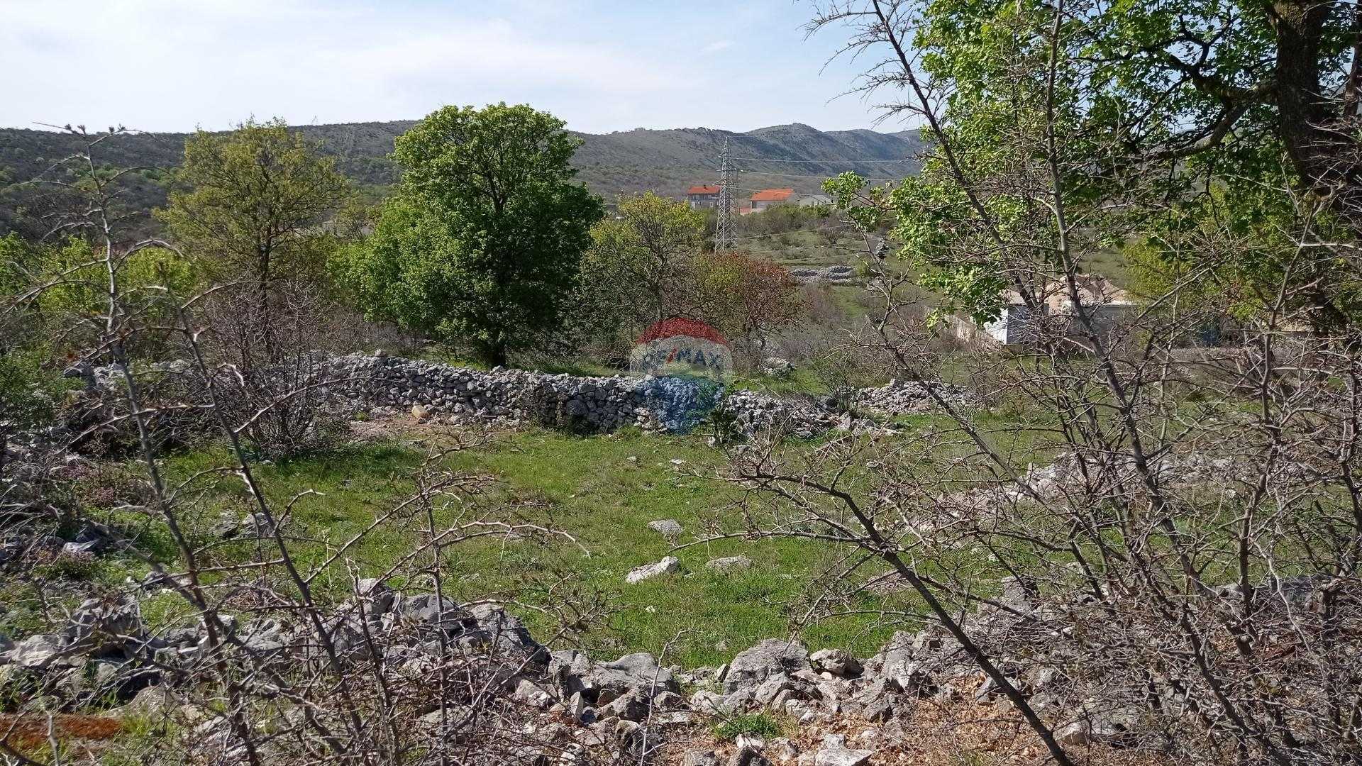 Tanah dalam Novi Vinodolski, Primorsko-Goranska Zupanija 12032032