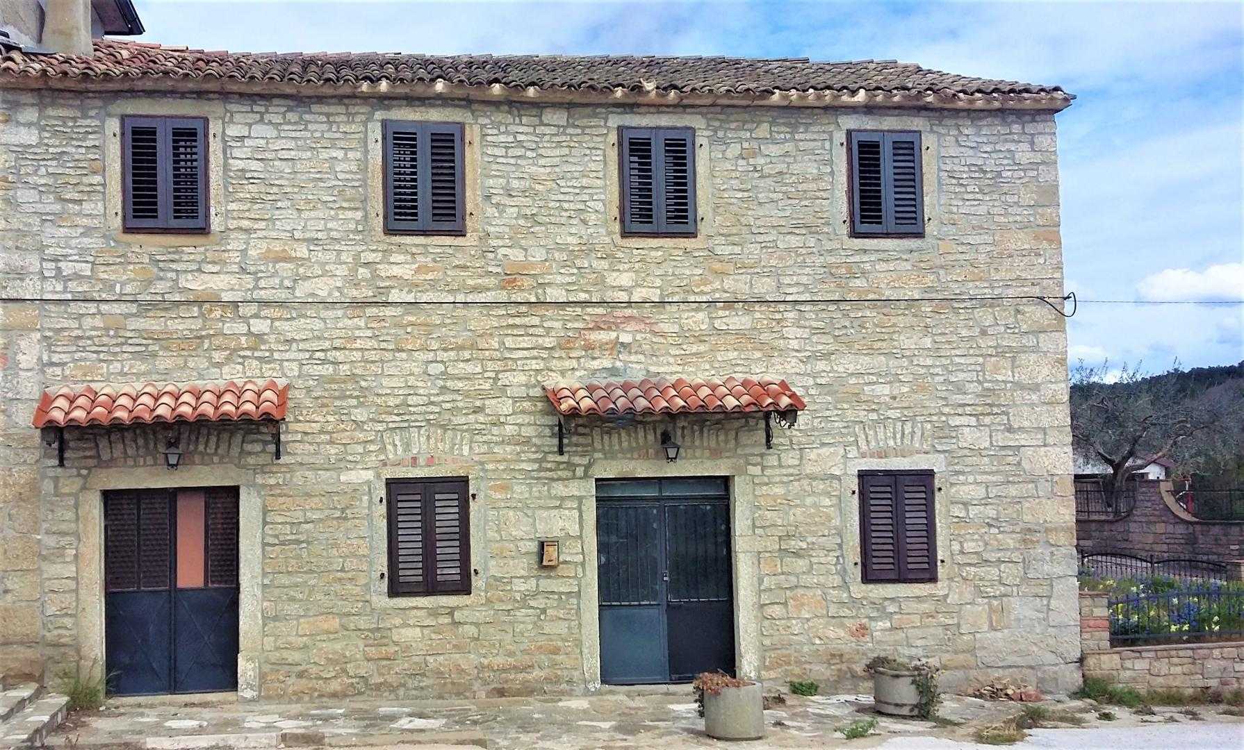 House in Buje, Istarska Zupanija 12032081