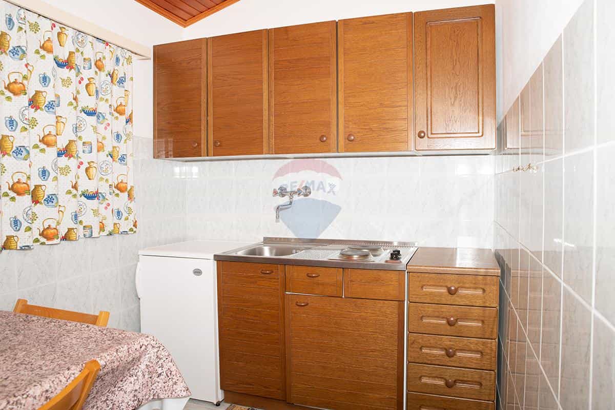 بيت في Lopar, Primorsko-goranska županija 12032196
