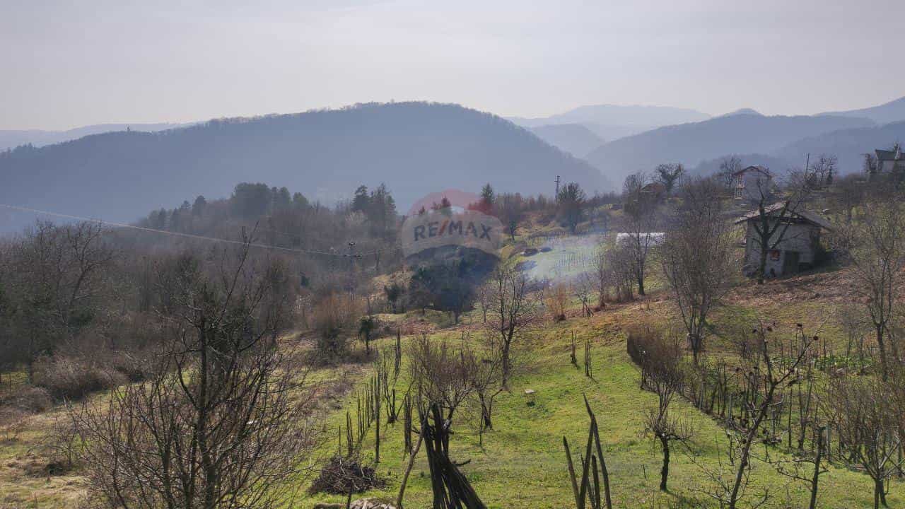 Γη σε Samobor, Zagrebacka Zupanija 12032221
