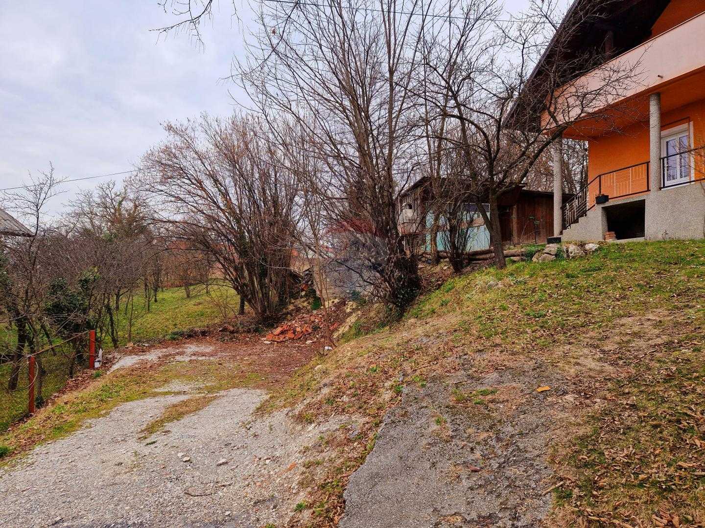 Casa nel Dolje, Zagabria, Laurea 12032232