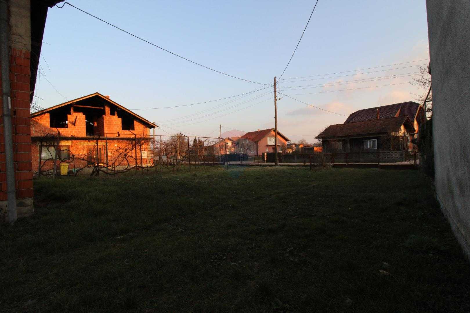 بيت في Lekenik, Sisačko-moslavačka županija 12032280